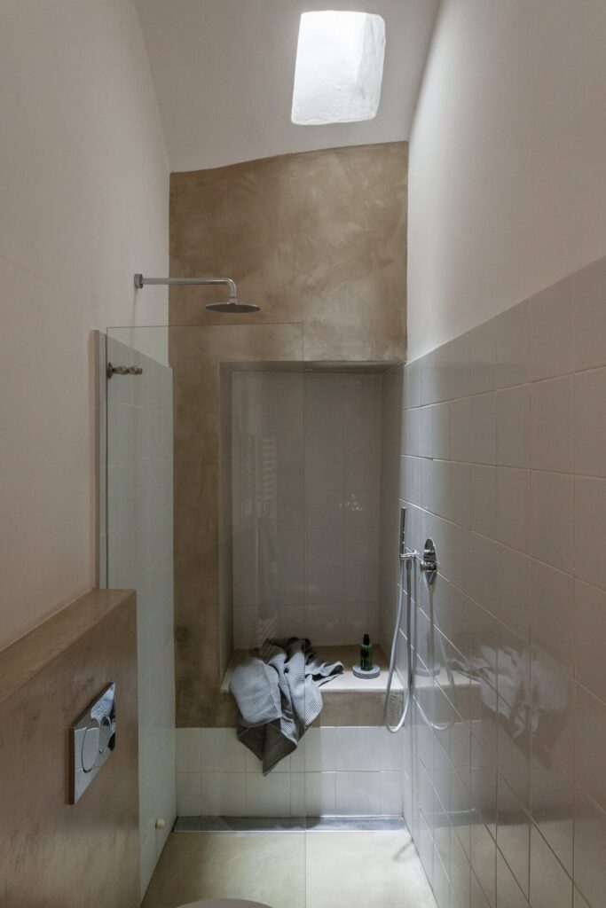 19. La_Botte_Nardòsalento_Credits40Mirrors_32_Bathroom Ensuite bathroom in the La Botte wing of La Casa Grande, Nardò